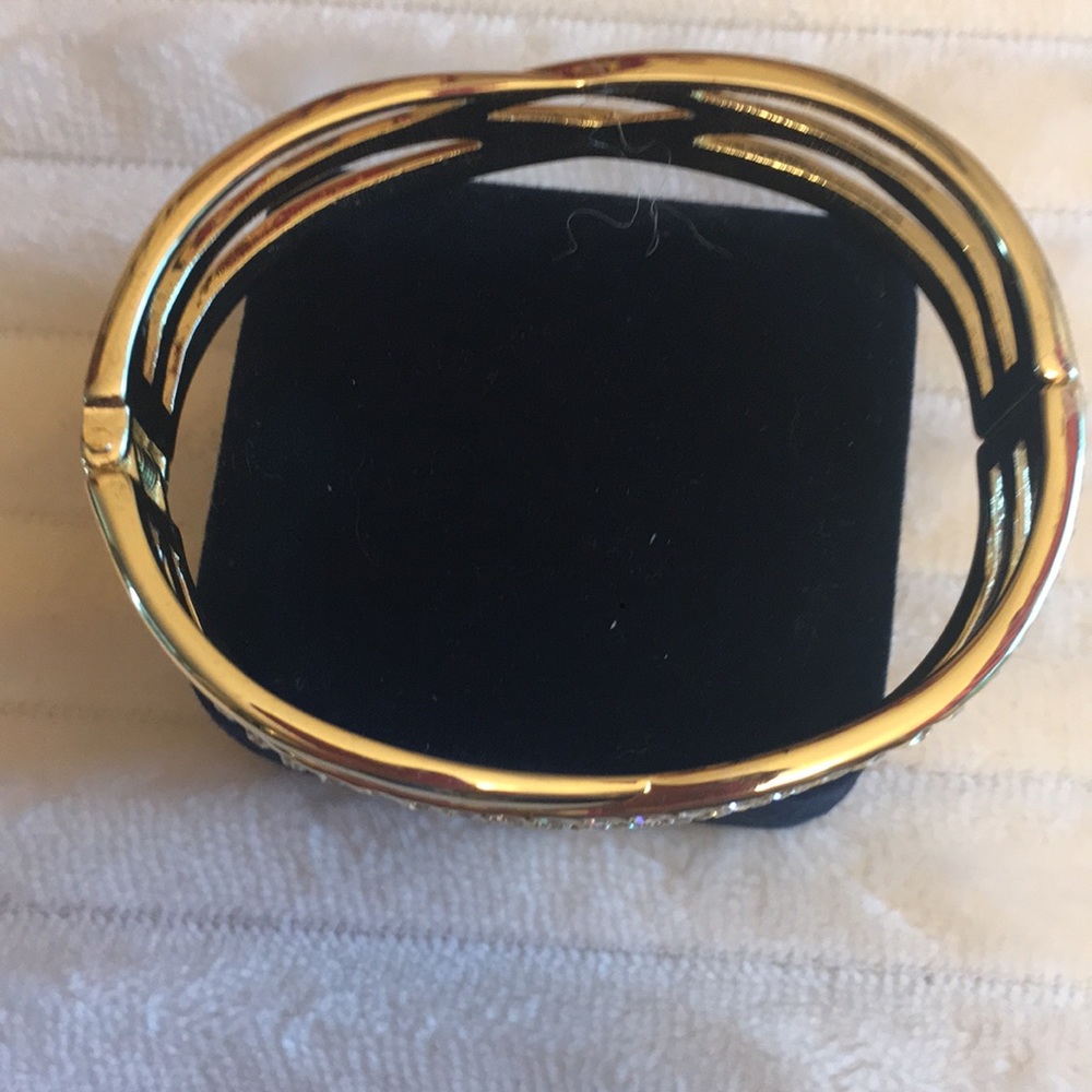 Gold Tone Rhinestone Clamper - Picture 3 of 4